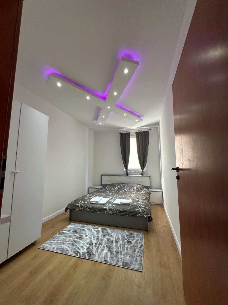 38 Apartment 2 Priştine Dış mekan fotoğraf