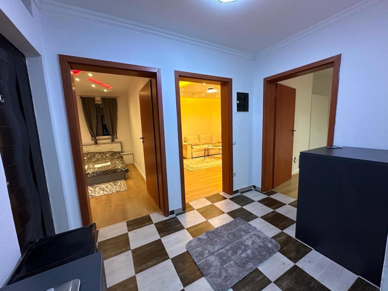 38 Apartment 2 Priştine Dış mekan fotoğraf
